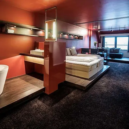 Hotell First Grims Grenka