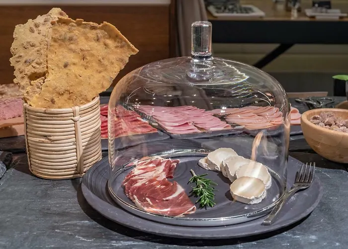 First Grims Grenka Hotell 4*