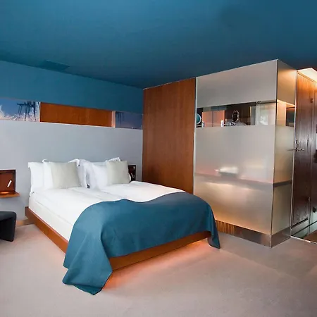 Hotell First Grims Grenka